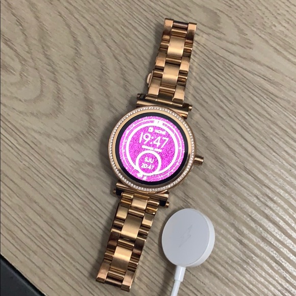 Michael Kors Access Smart Watch - Picture 3 of 3